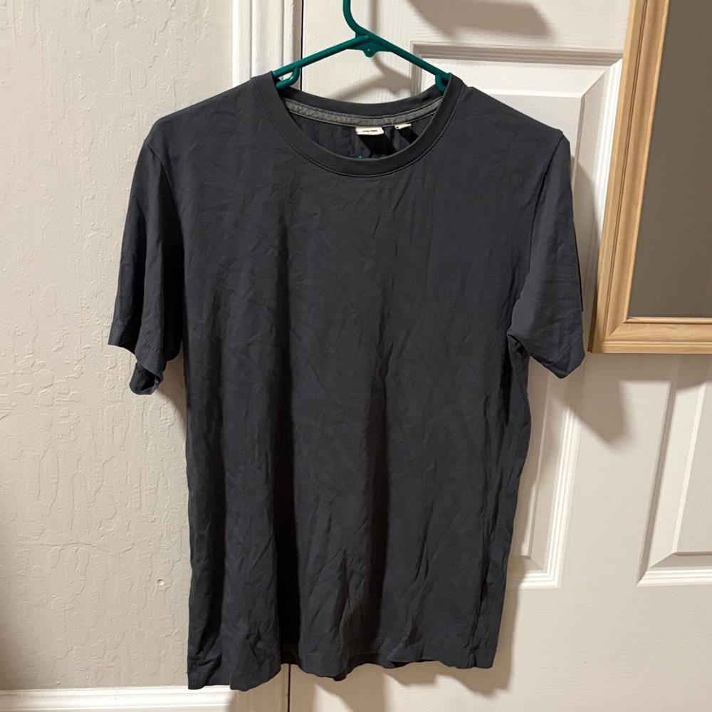Uniqlo Black T-Shirt